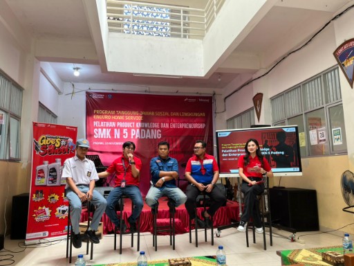 Telkomsel dan Pertamina Lubricants Gelar Kick-Off 'Telkomsel x Enduro Goes to School' Perdana se-Sumatera di SMKN 5 Padang
