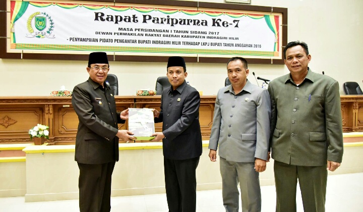 Pemkab Inhil Sampaikan LKPj 2016 ke DPRD
