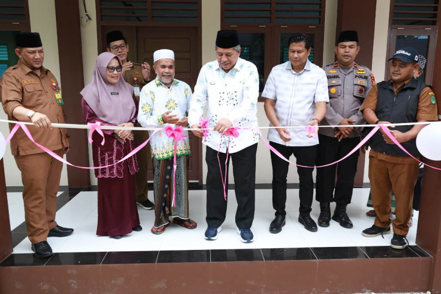 Bupati Alfedri Resmikan RKB Pondok Pesantren Madrasatul Qur'an