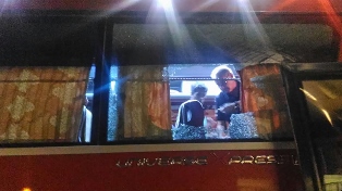  Timnas Dilempari, Official ada yang Terluka