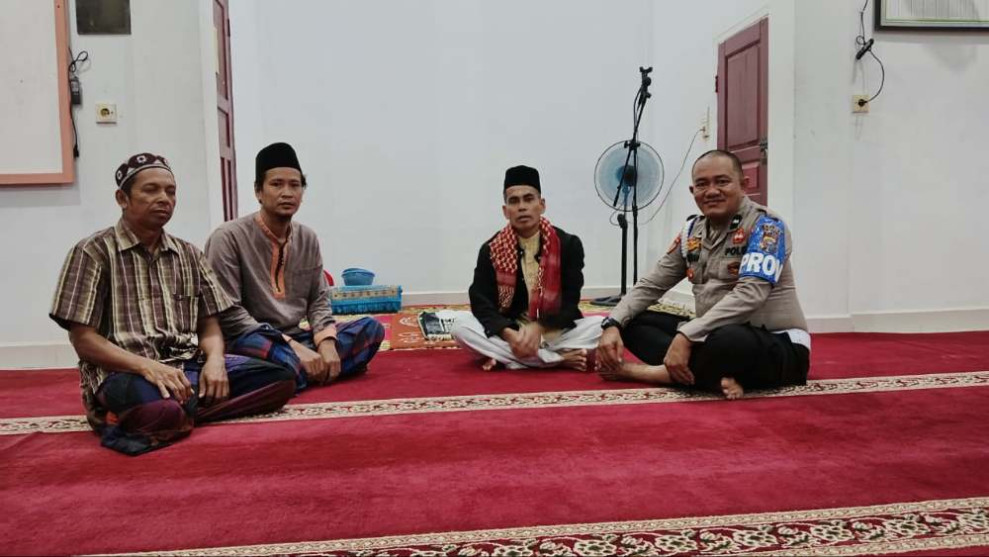 Melalui Subuh Keliling, Polsek Tempuling Harap Masyarakat Ikut Sukseskan Pilkada 2024