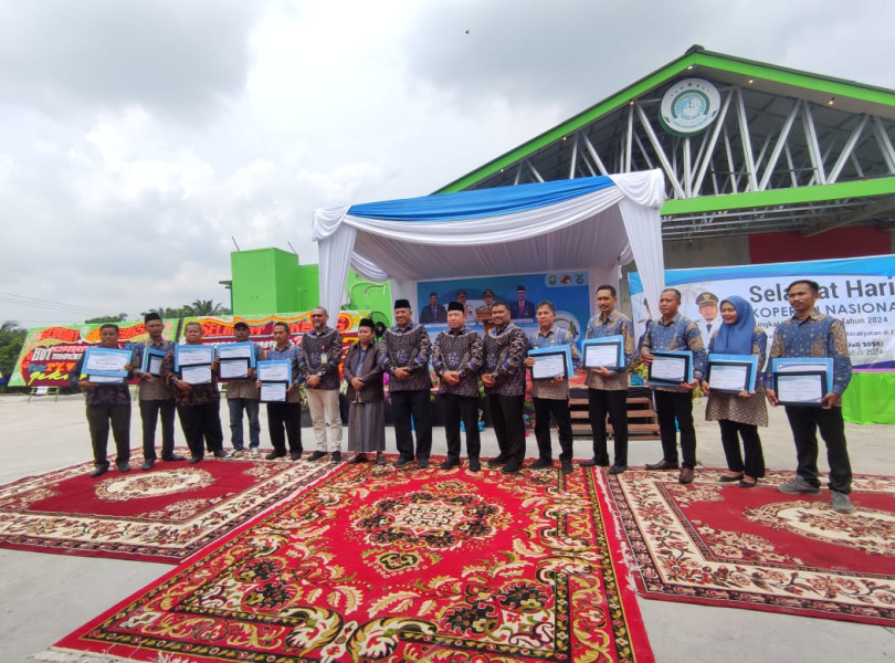 HUT Koperasi Nasional ke-77 Bupati Alfedri Apresiasi 6 Koperasi Berprestasi