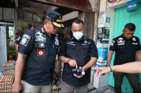 Satpol-PP Gerebek Warung Penjual Miras di Kota Siak 