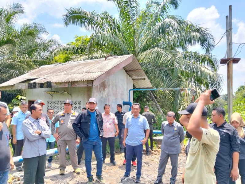 Respon Pengaduan Warga Terkait Dugaan Pencemaran Lingkungan, Bupati Inhu Ambil Sampel Limbah PT NHR