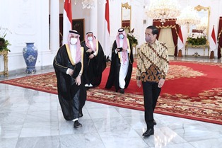 Bahas Soal Haji hingga Ekonomi, Menlu Arab Saudi Kunjungi Presiden Jokowi 