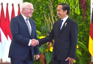 Jokowi Dijadwalkan Bertemu Presiden Ukraina Volodymyr Zelenskyy & Presiden Rusia  Vladimir Putin