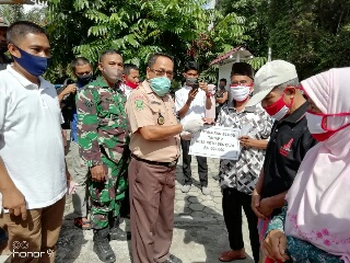 Camat Sentajo Raya Secara Simbolis Serahkan Penyaluran BLT-DD Tahap II