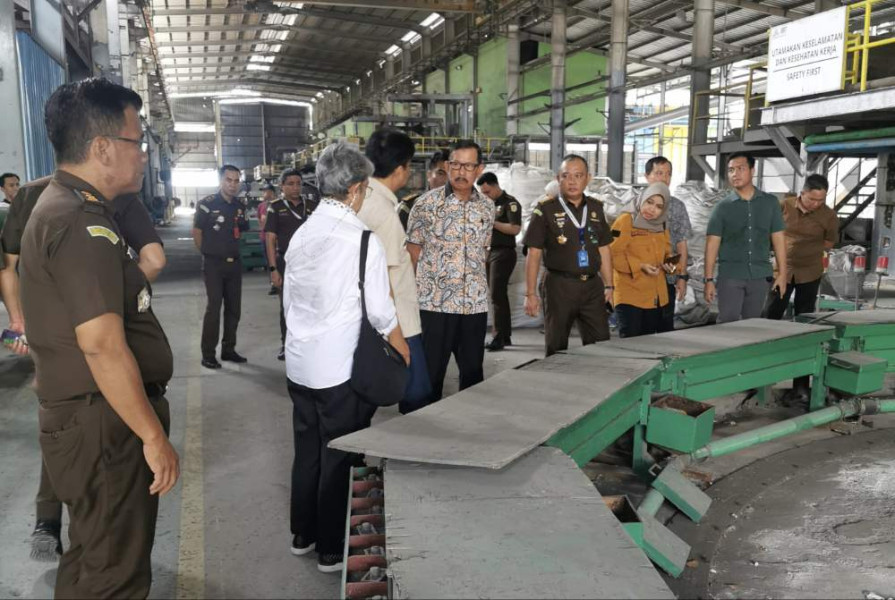 Tinjau Lokasi, Komjak Dukung Kejagung Tuntaskan Penanganan Korupsi Tambang Timah
