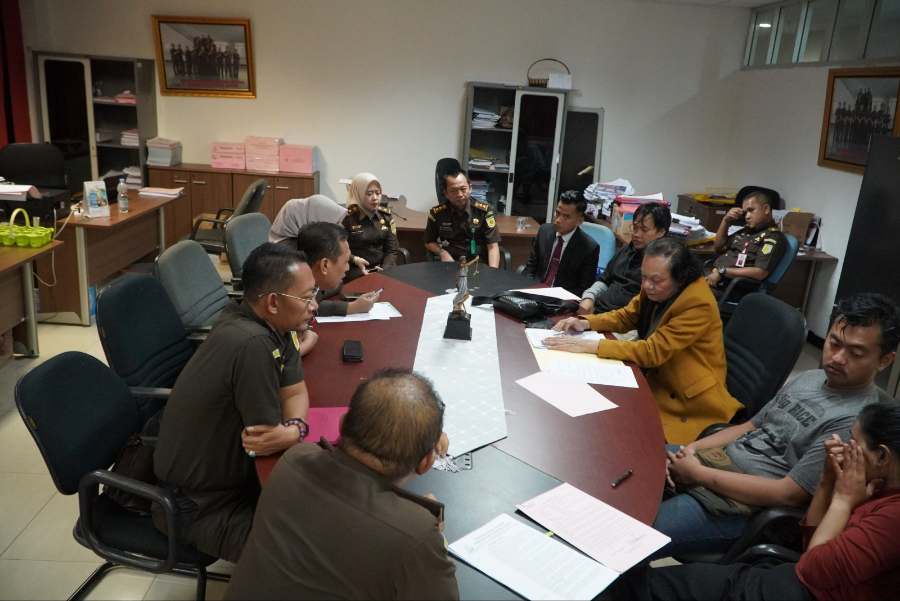 Penyidik Kejati Sumsel Tahan Tiga Tersangka Oknum Pegawai Pajak