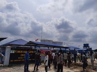 Keluhkan Limbah, Puluhan Warga Unjuk Rasa ke PT SSS