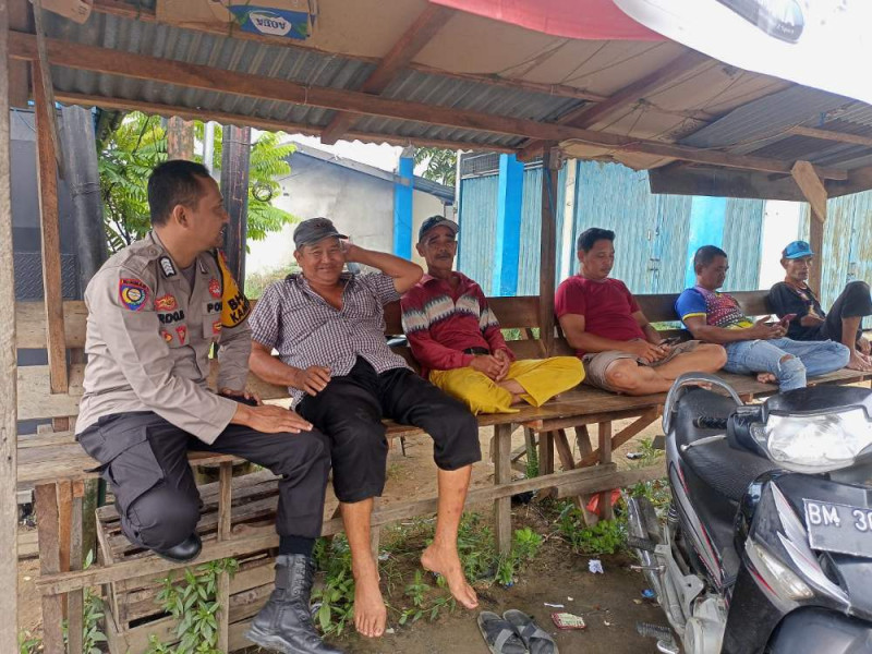 Gelar Patroli Cooling System, Polsek Tembilahan Hulu Sampaikan Pesan Pilkada Damai kepada Masyarakat