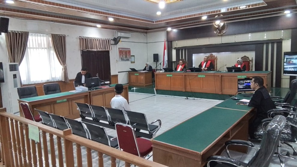 Kades Deras Tajak Kampar Dituntut 7 Tahun 6 Bulan Penjara dalam Kasus Korupsi Dana Desa Rp1,4 Miliar