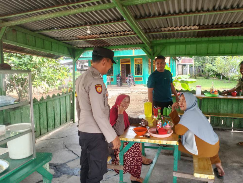 Bhabinkamtibmas Desa Harapan Jaya Lakukan Kegiatan Door To Door Pasca Pilkada