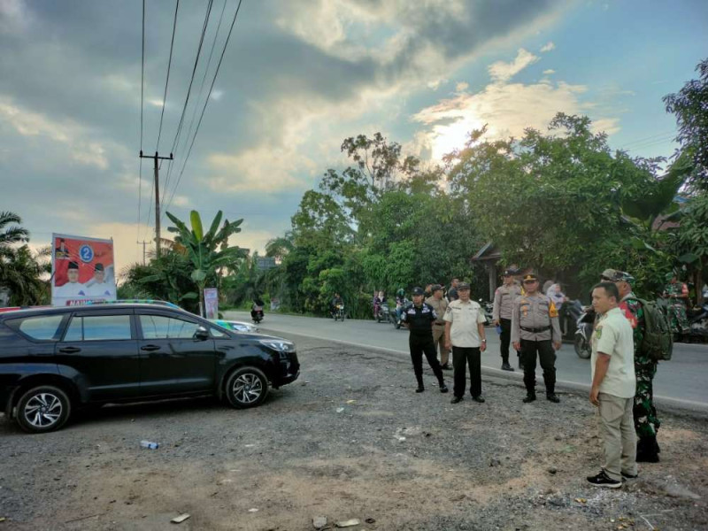 Polsek Tempuling Kerahkan Personil Pengamanan Kegiatan Kampanye Pilkada di Desa Mumpa