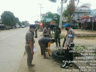 Belasan Warga dan Satu Pelaku Usaha Terjaring Razia Yustisi di Batang Cenaku, Inhu