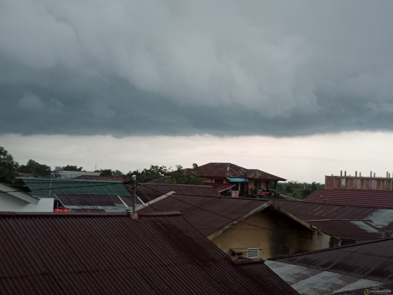 Berpotensi Hujan Deras Disertai Petir, Tiga Daerah di Riau Ini Diminta Waspada!