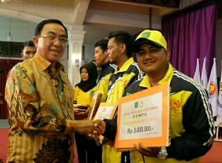 Bupati Inhil Berikan Reward Bagi Atlit Peraih Medali Porprov Ke-IX Kampar