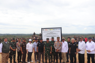 Masyarakat Kembali Serahkan Kebun Sawit di Kawasan TNTN ke Negara