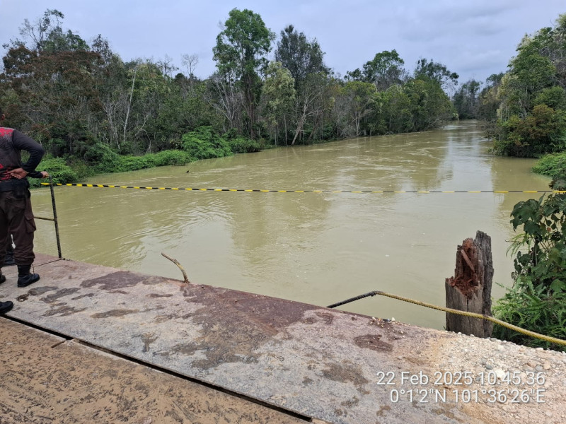 Korban Berjatuhan! Niat Hati Pergi Belanja, Truk Milik PT ERB Malah Kecebur ke Sungai Segati Pelalawan