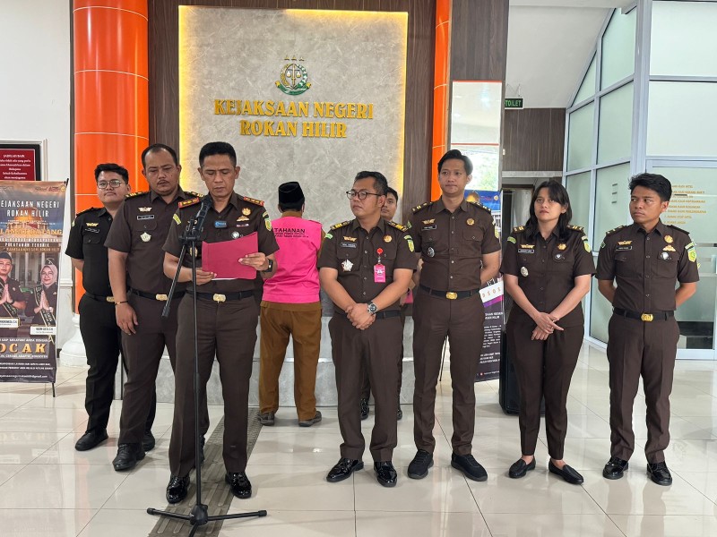 Kejari Rohil Tetapkan 2 Tersangka Kasus Rehab Sekolah, 1 Orang Ditahan, 1 Lainnya Mangkir