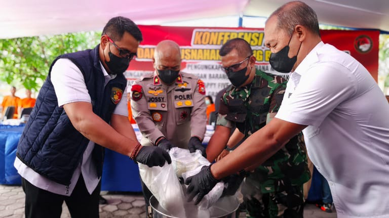 Dari 18 Kasus Besar, Polda Riau Musnahkan 121 Kg Sabu