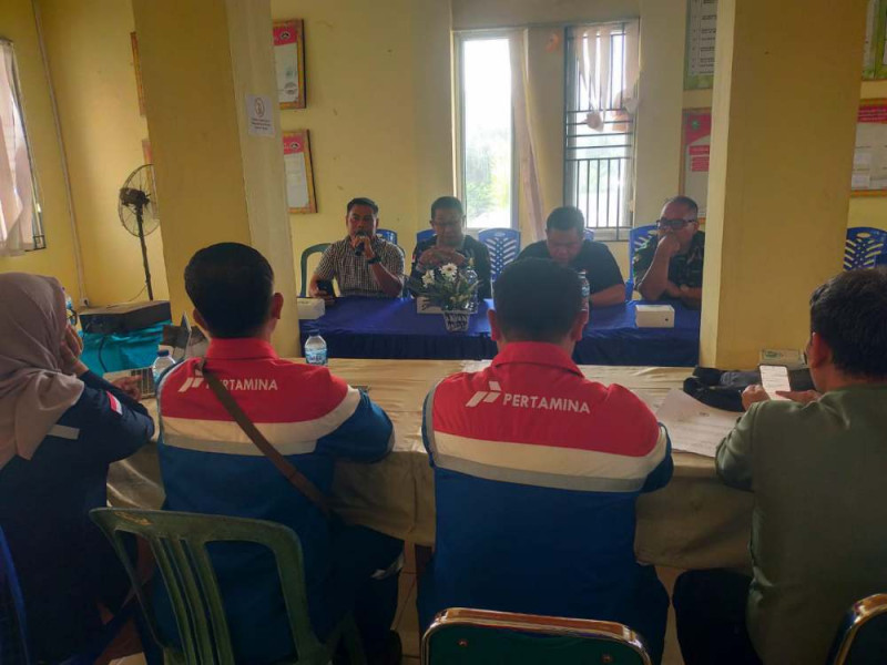 Wujudkan Pilkada Damai, Polsek Kandis Ajak Karyawan PT PHR Lakukan Cooling System