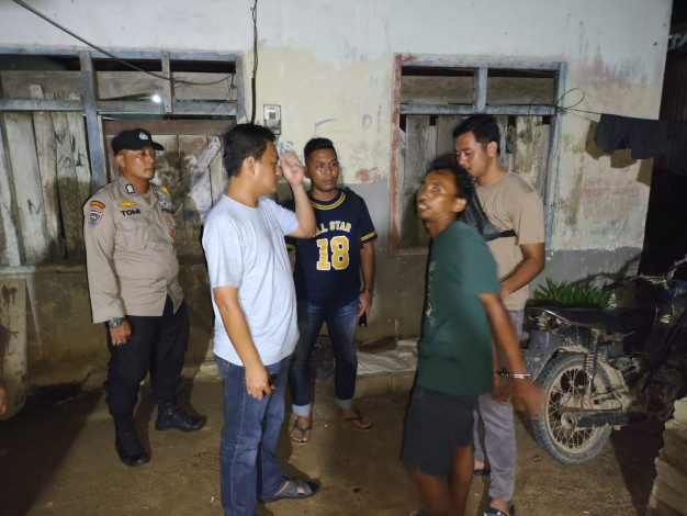 Sakit Hati Disindir Anak Tiri, Suami di Inhu Tikam Istri Hingga Bersimbah Darah