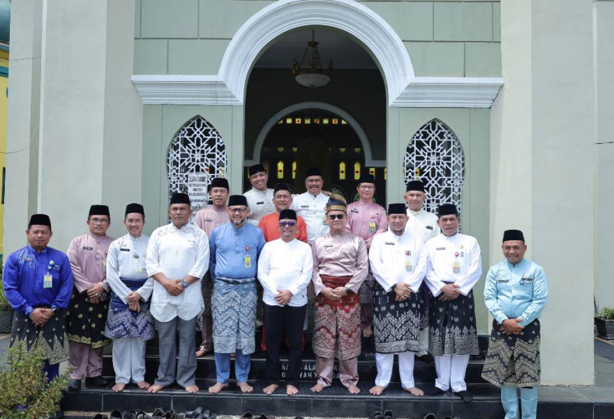 Hari Jadi Kabupaten Siak ke 25, Pemkab Siak Ziarah ke Makam Sultan