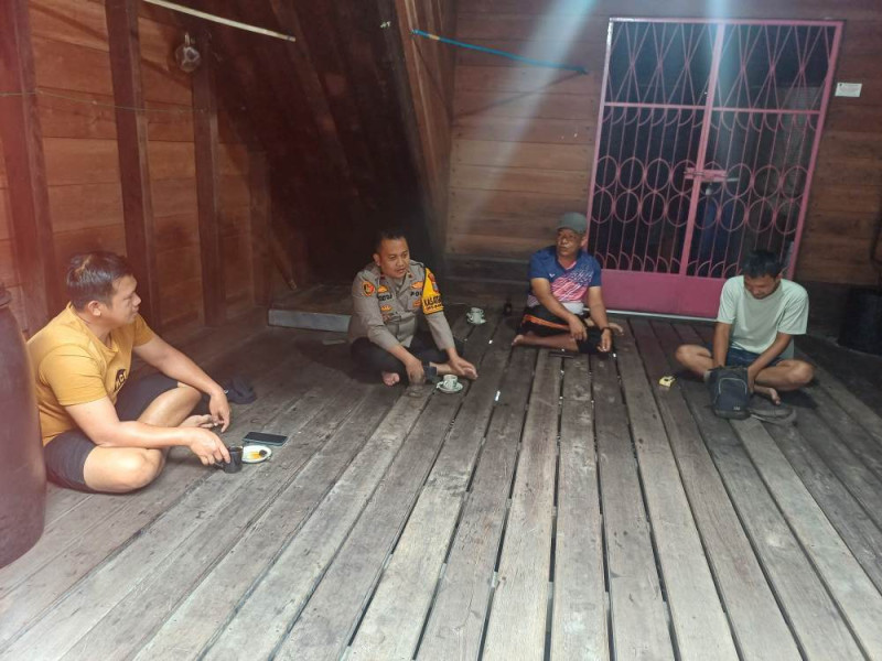 Kapolsek Concong Temui Masyarakat Sampaikan Pesan Pilkada Damai 2024