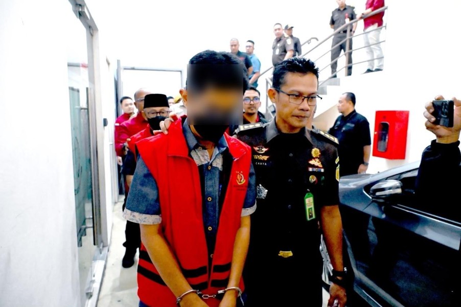 Rugikan Negara Rp18,7 Miliar, Ketua DPRD Indramayu dan Plt Sekwan Resmi Ditahan
