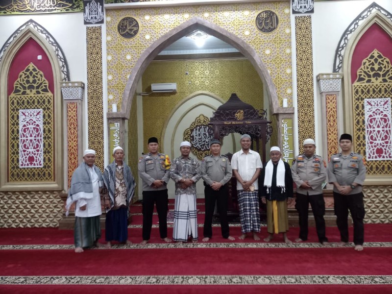 Polsek Kabun Sampaikan Pesan Pilkada Damai kepada Jamaah Masjid Al Muawanah