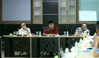 Sempat Batal, Pemkab Inhil Kembali Gelar Pertemuan Dengan Perusahaan dan Pengumpul Kelapa