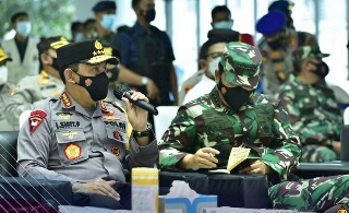 Tinjau Arus Mudik di Bandara Soetta, Kapolri Minta Perketat Pengawasan Warga Dari Luar Negeri