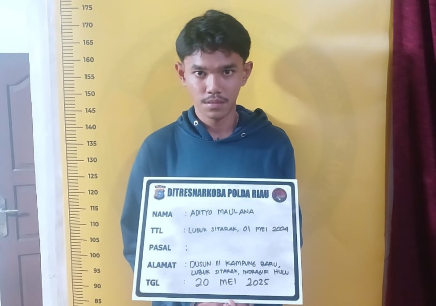 Ditresnarkoba Polda Riau Bekuk Oknum Mahasiswa Bawa 100 Gram Sabu di Pekanbaru