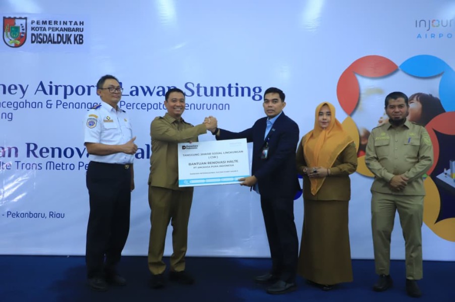 PT Angkasa Pura II Bantu Percantik Halte Milik Pemko Pekanbaru, Wawako: Mari Kita Jaga Bersama