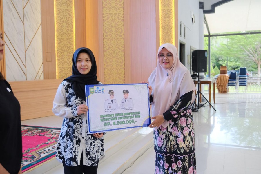 Bupati Siak Afni Rencanakan Berencana Tambah Penerima Beasiswa 2026