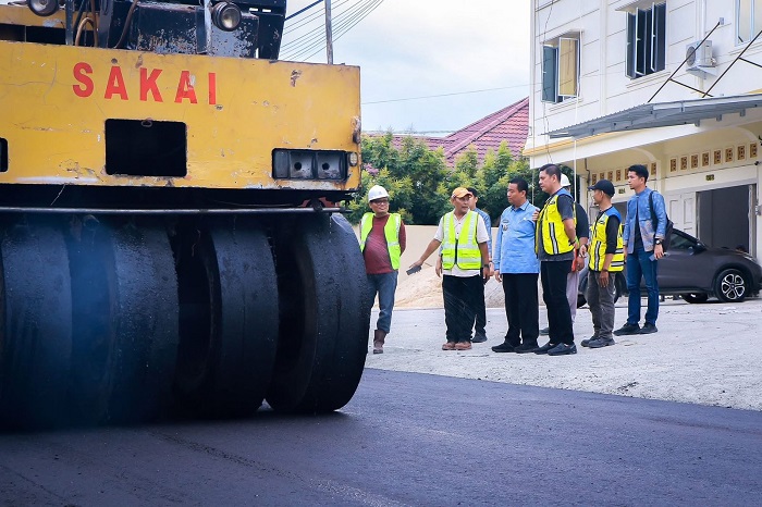 Pemko Pekanbaru Targetkan Perbaiki 17 Ruas Jalan Awal Tahun Ini