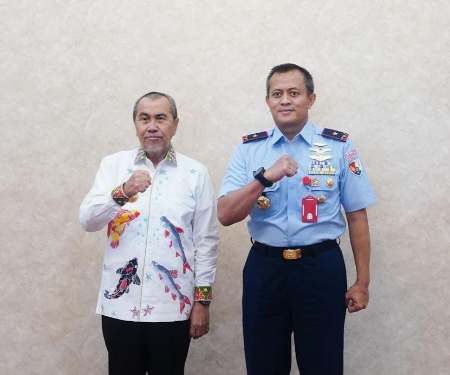 Gubernur Syamsuar Terima Kunjungan Danlanud Roesmin Nurjadin