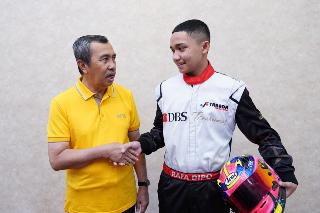 Ikuti Kejuaraan Dunia di Italia, Pembalap Rafa Temui Gubri Syamsuar