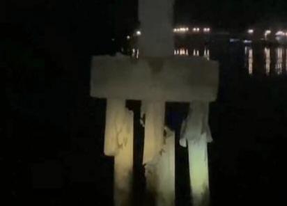 Jembatan Kaca Skywalk Tengku Buwang Asmara Siak Mirin Dihantam Mini Tanker