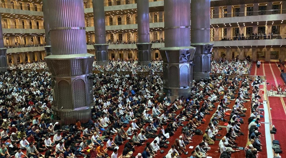 Sholat Tarawih Perdana, Ribuan Jamaah Padati Masjid Istiqlal