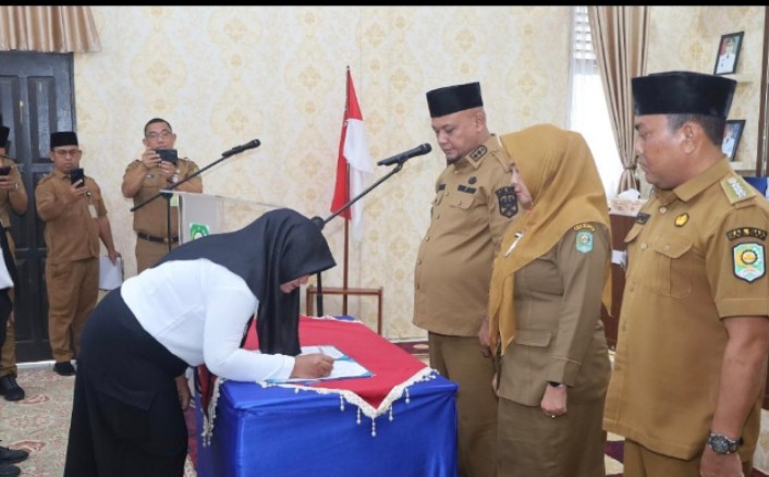 Lantik Anggota Bapekam 2 Kampung Sungai Mandau, Wabup Siak Dorong Optimalkan SDA