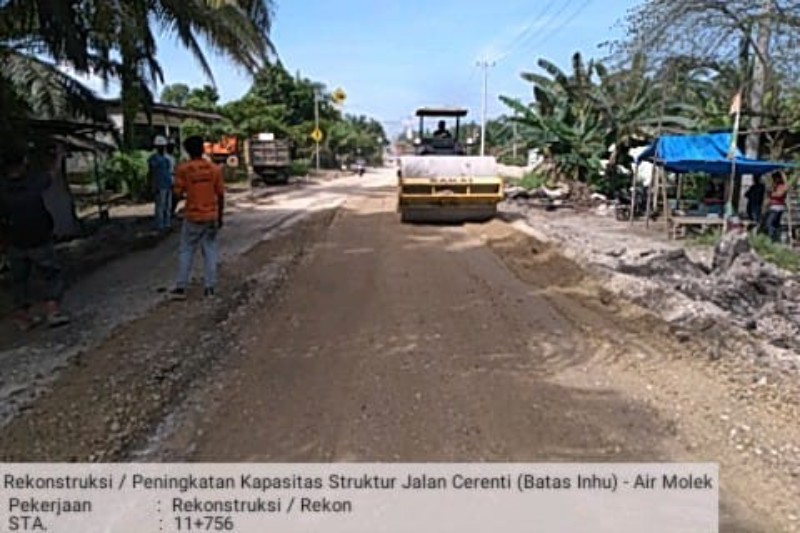 Pemprov Riau Tegaskan Komitmen Perbaiki Jalan Rusak Akibat Truk Batubara di Inhu