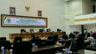 Paripurna ke-10, Fraksi DPRD Sampaikan Pemandangan Terhadap RAPBD 2018