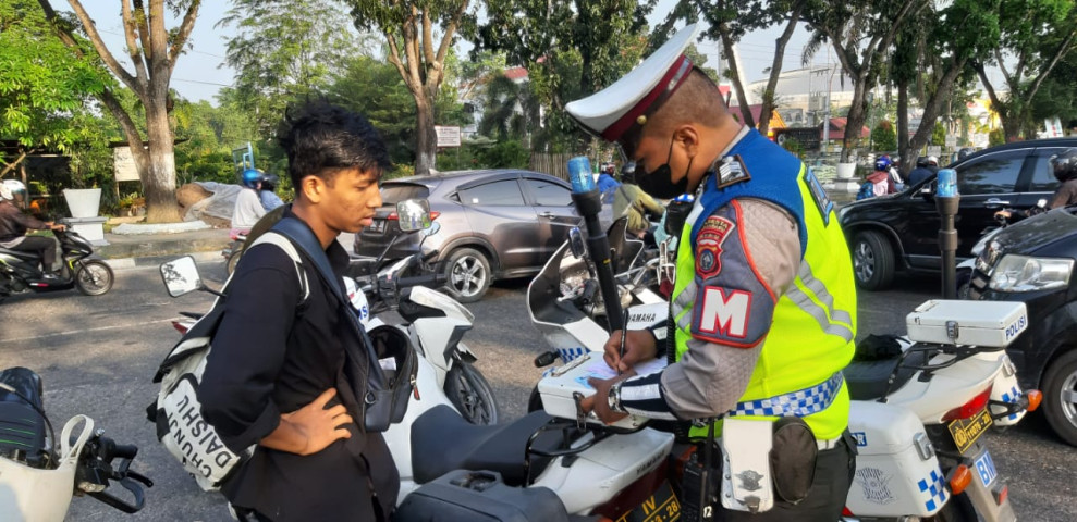 Selama Libur Nataru, Polisi Tiadakan Tilang Manual, Komisi III DPR Berikan Apresiasi