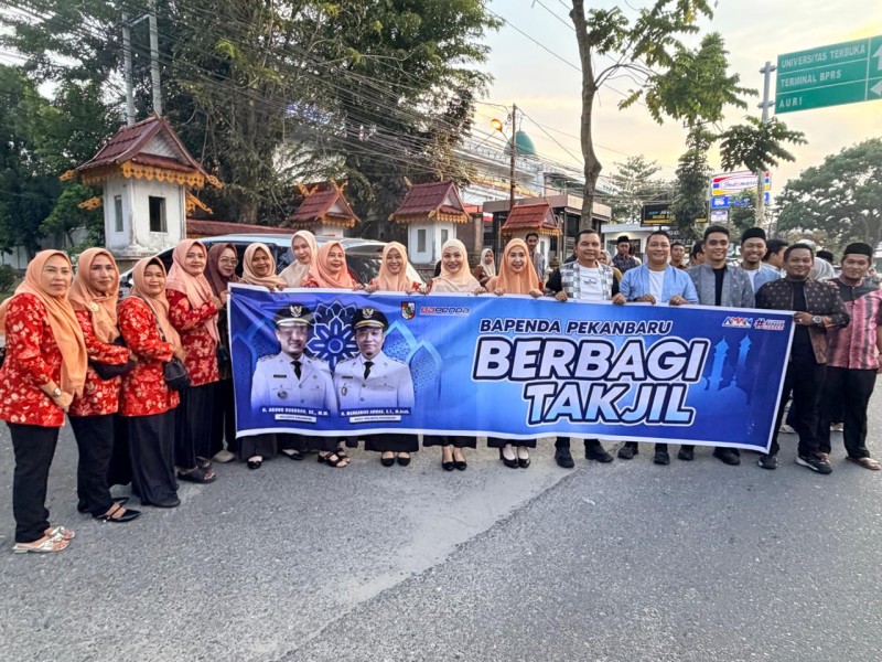 Sambil Bagikan Takjil, Bapenda Pekanbaru Sosialisasikan Program Diskon PBB hingga 70 Persen