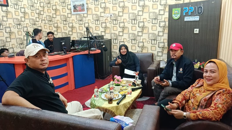 Radio Swara Lima Luhak Rohul dan KI Riau Taja Dialog Keterbukaan Informasi