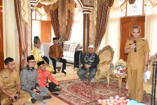 Perdana Masuk Kerja Sebagai Pj Bupati Kampar, Kamsol Silaturahmi dengan Tokoh Masyarakat  