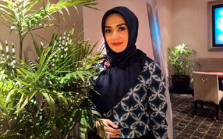 Diam-Diam Eddies Adelia Sudah Menjanda