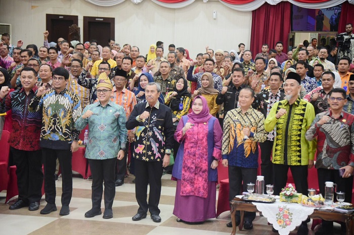 Wujudkan ASN Berintegritas, Bupati Kasmarni Siap Tindaklanjuti Arahan Menteri PAN-RB